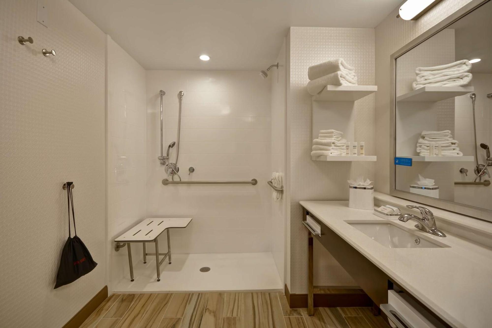Hampton Inn & Suites Detroit/Warren Bagian luar foto